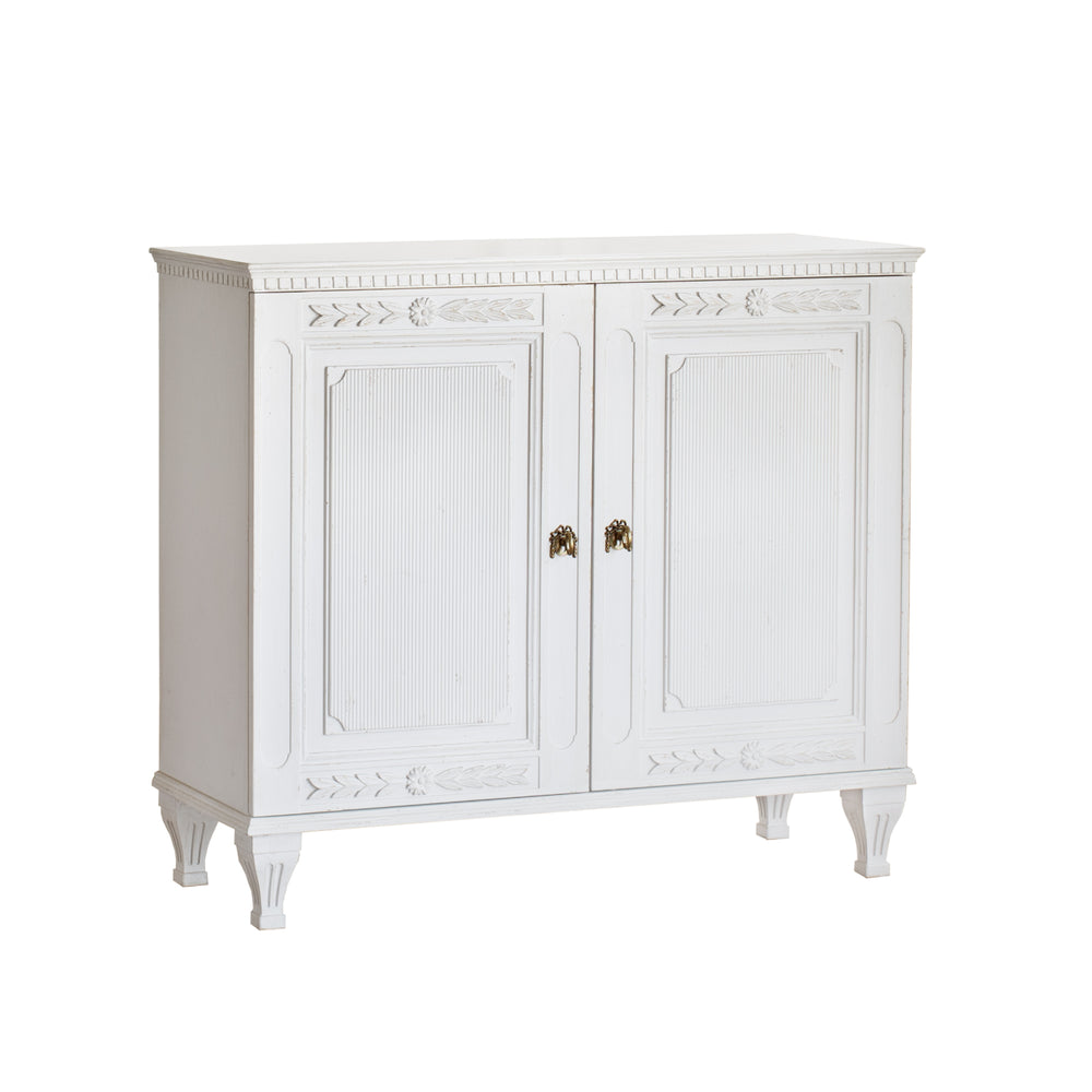 Matthias Cabinet in Grain Sack Finish