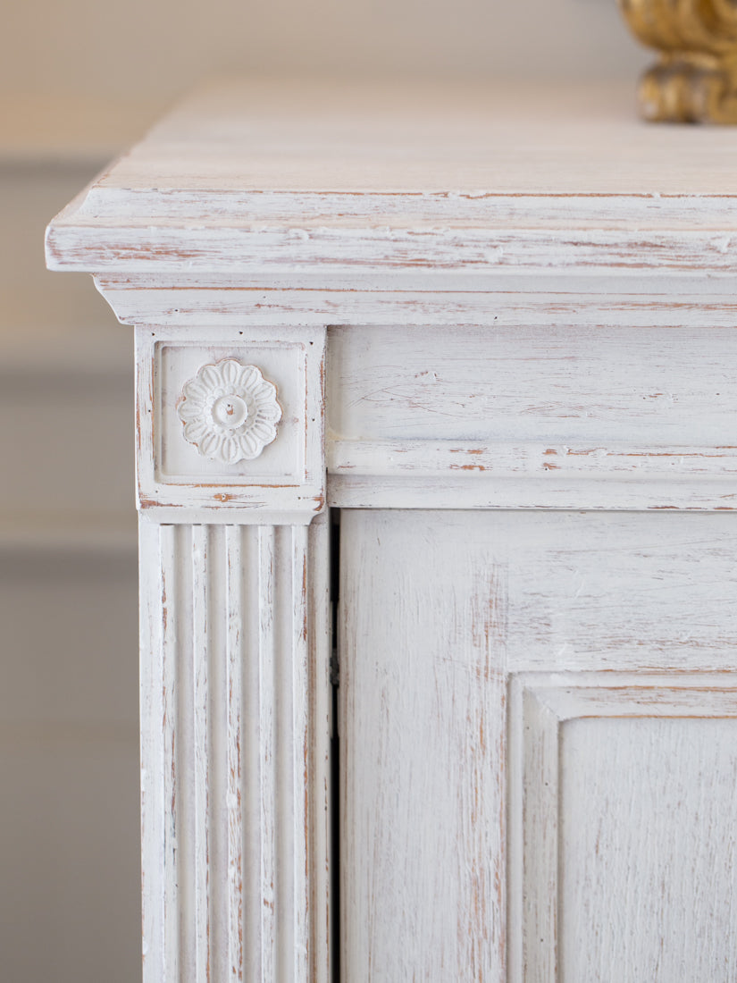 Wood Finish Sample in Gustavian White