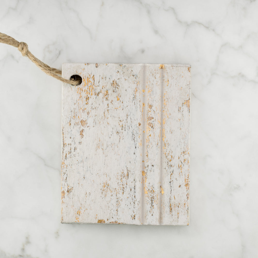 Wood Finish Sample in Chipped White