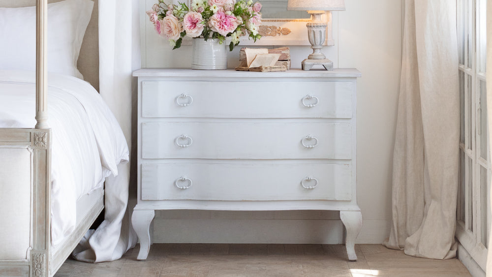 Oskar Commode in Grain Sack Finish