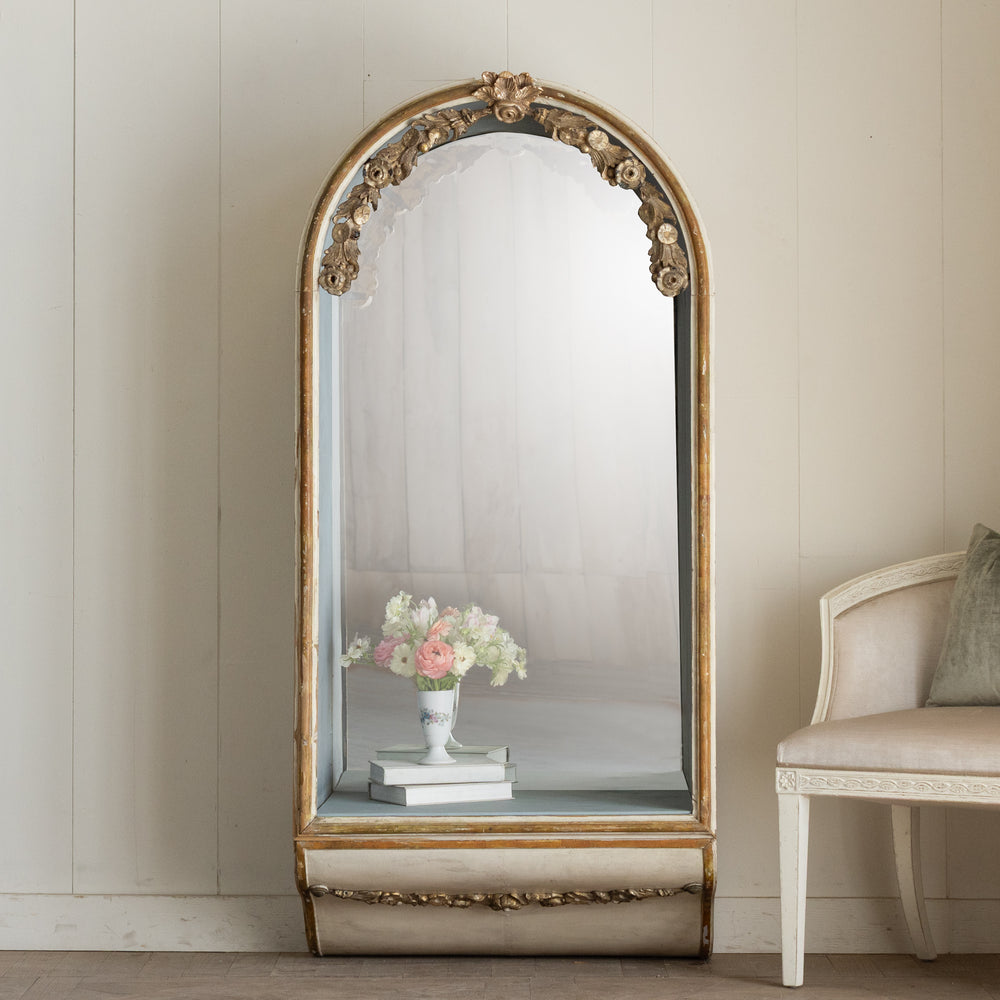 Arched Italian Showcase Louis XVI Style Cabinet