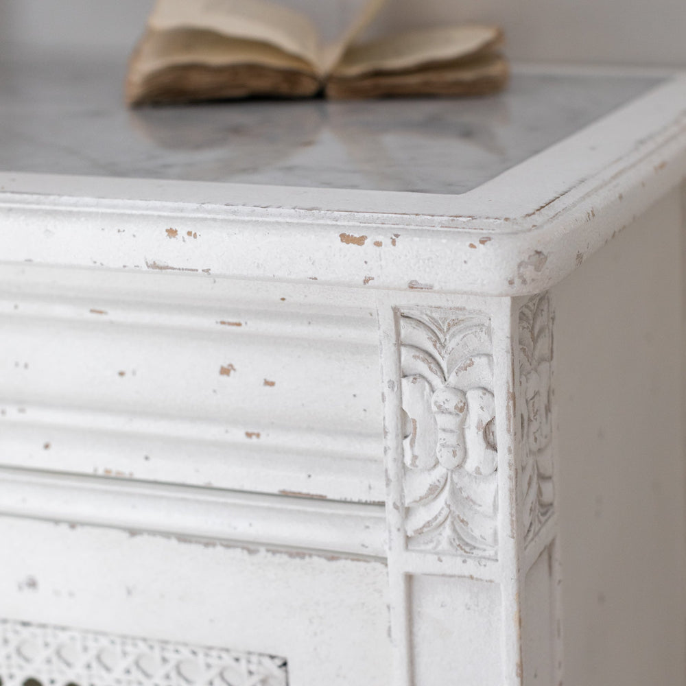 Wood Finish Sample in Antique White