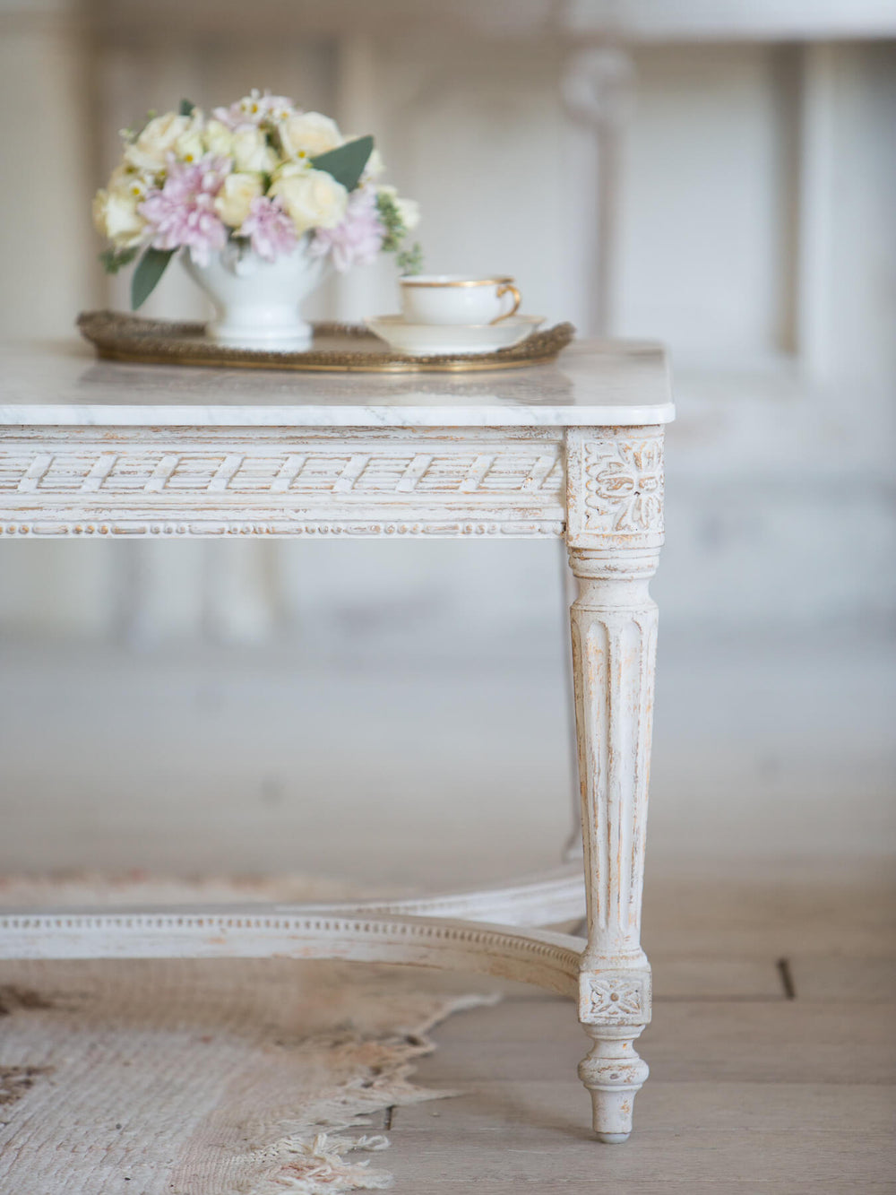 Wood Finish Sample in Chipped White