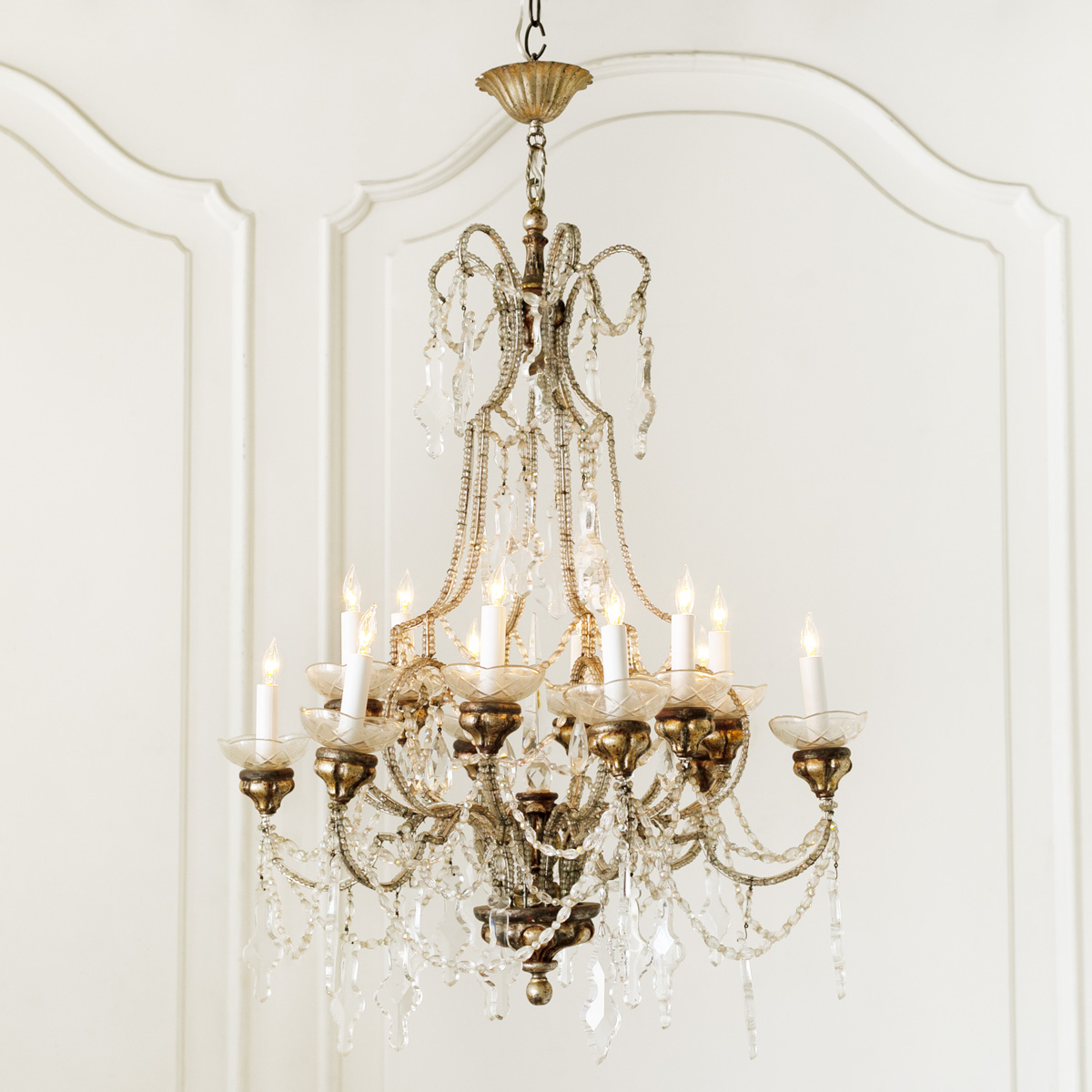 Casting Light and Elegance with the Timeless Appeal of Chandeliers